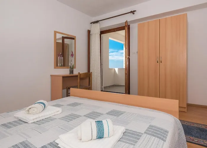 Pinto Apartment *