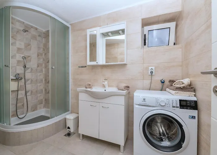 Pinto Apartment *