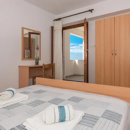 Pinto Apartment *