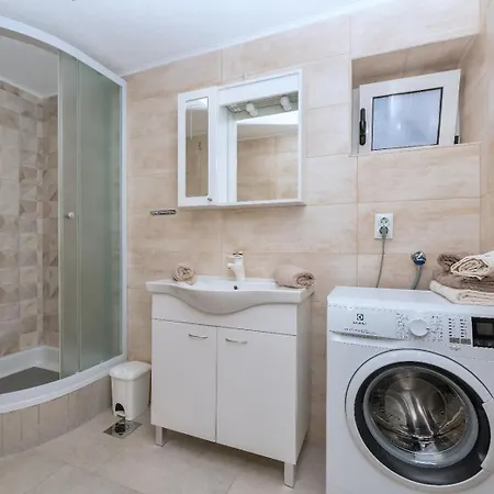 Pinto Apartment *
